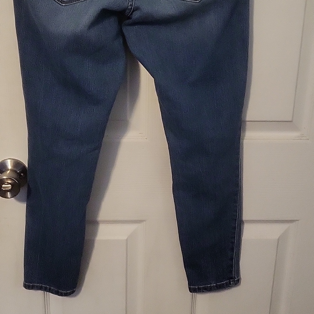 Universal Threads Mid-Rise Jeggings - Picture 6 of 10